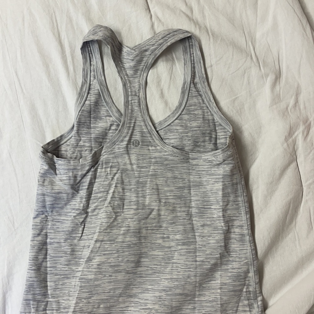 Lululemon tank top - Picture 3 of 4